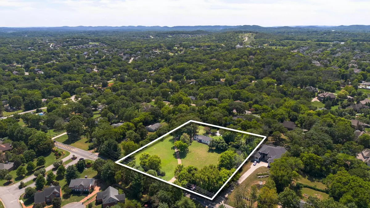 Brentwood, TN 37027,5723 Cloverland Dr