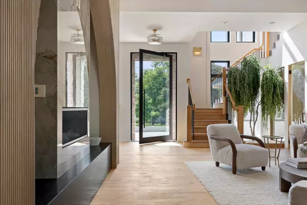 Nashville, TN 37205,860 Brook Hollow Rd