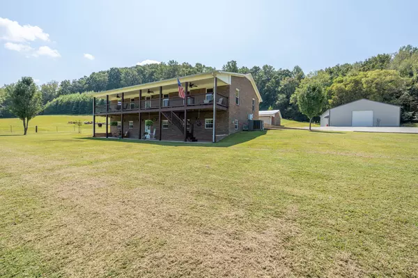 6285 Rayburn Creek Rd, Collinwood, TN 38450