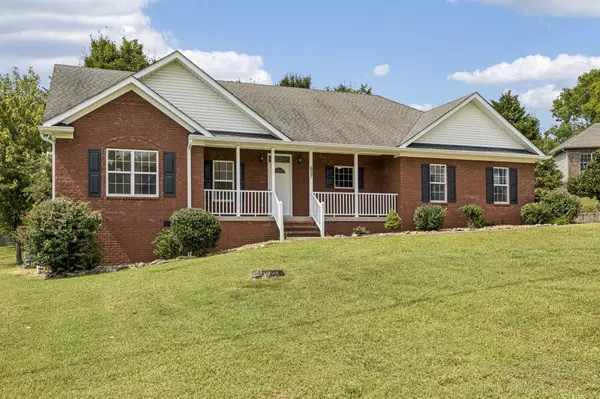 607 McCoy Ln, Columbia, TN 38401
