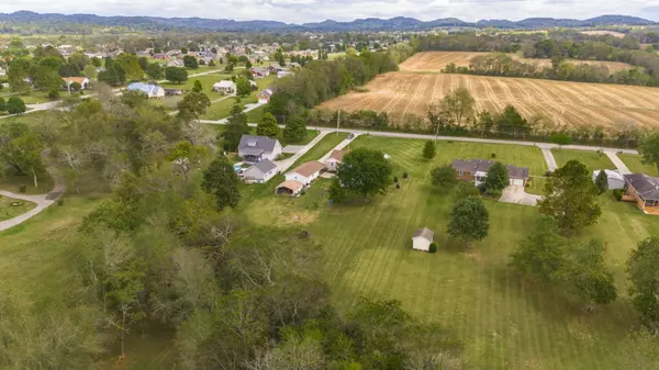 693 Greenfield Ln, Castalian Springs, TN 37031