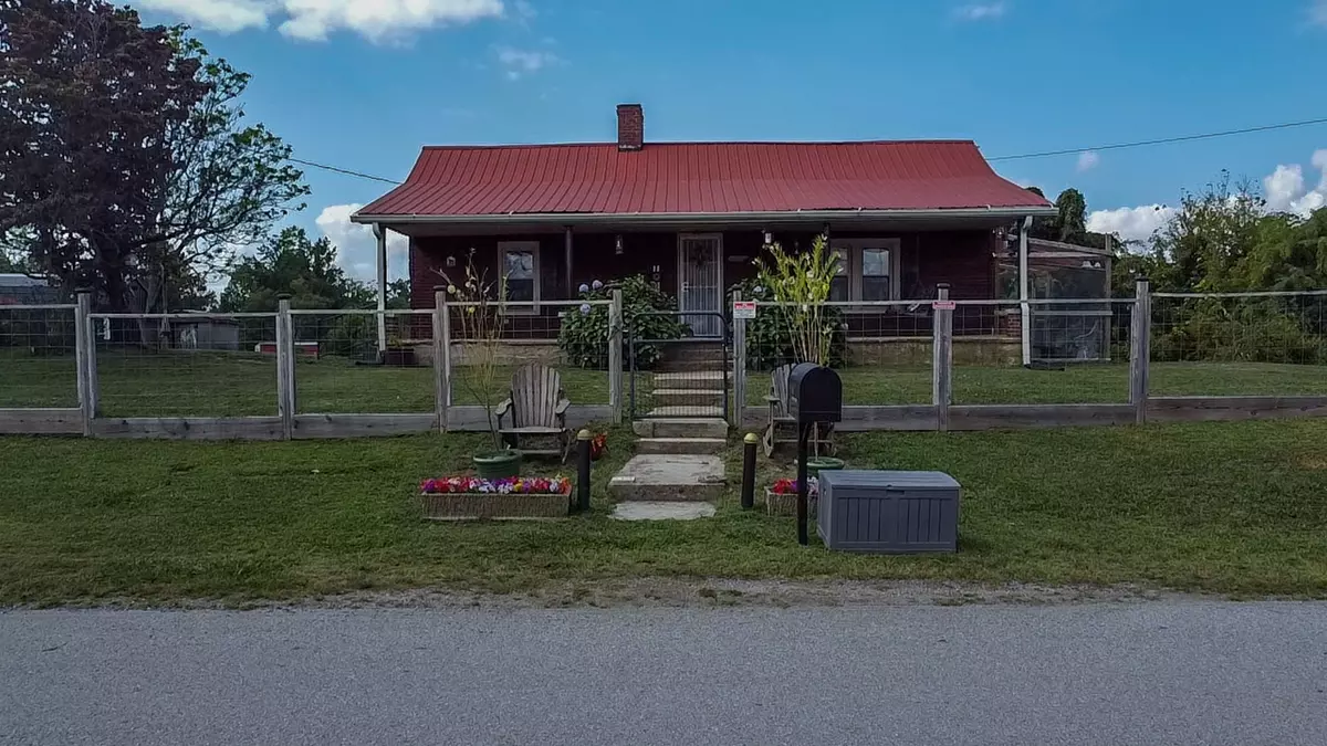 Spencer, TN 38585,815 Old McMinnville St