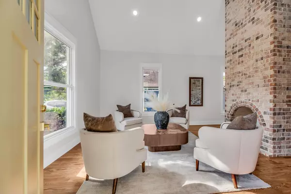 Nashville, TN 37209,323 50th Ave #N