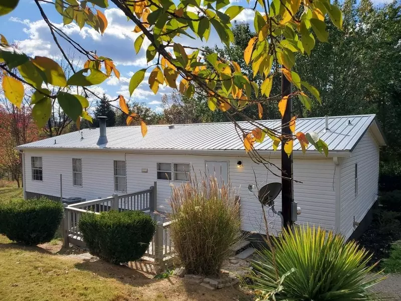 2990 Vanzant Bend Rd, Belvidere, TN 37306