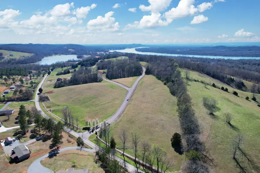 67 The Gates Drive, Decatur, TN 37322