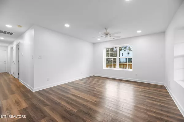 Knoxville, TN 37914,522 Fern St