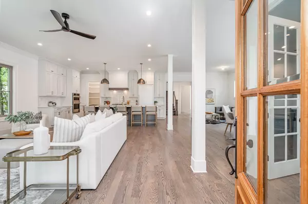 Nashville, TN 37204,909A Gale Ln