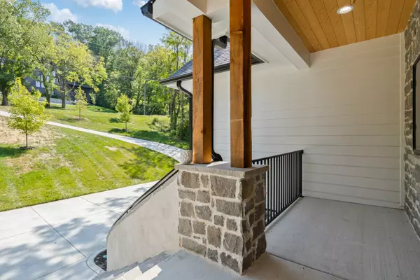 Nashville, TN 37221,7715F Sawyer Brown Rd
