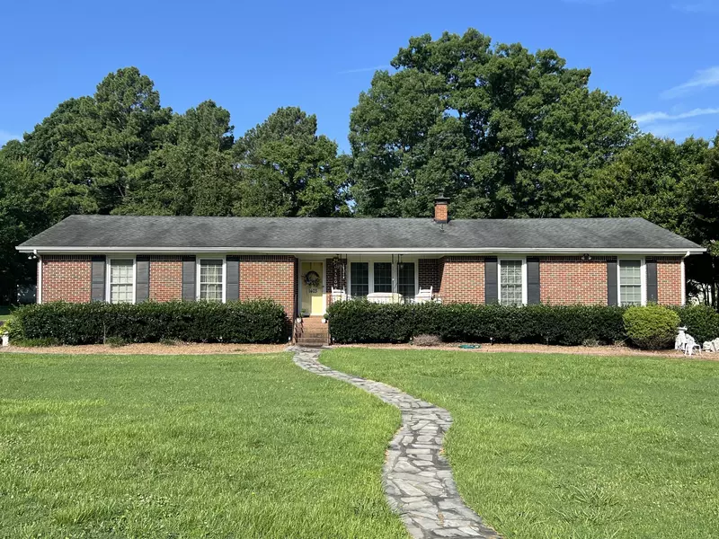 1403 Flippin Dr, Lafayette, TN 37083