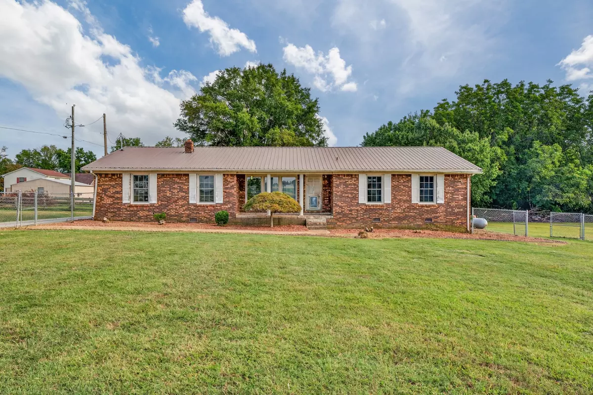 Elora, TN 37328,509 Limestone Rd