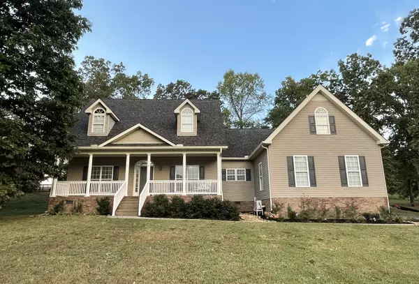 545 Red Fox Dr, Burns, TN 37029