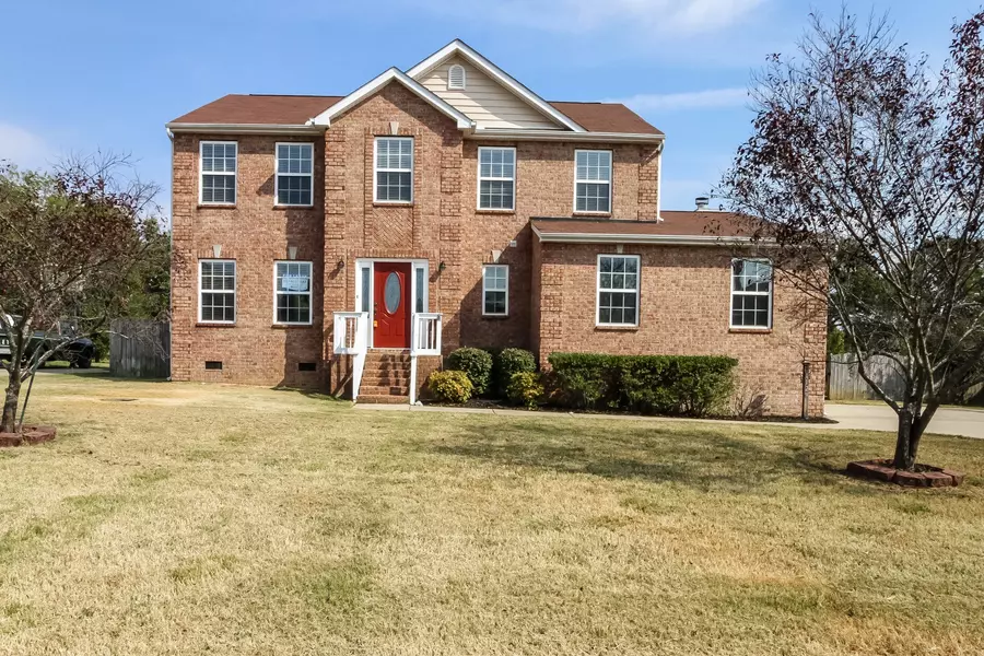 1129 Matheus Dr, Murfreesboro, TN 37128
