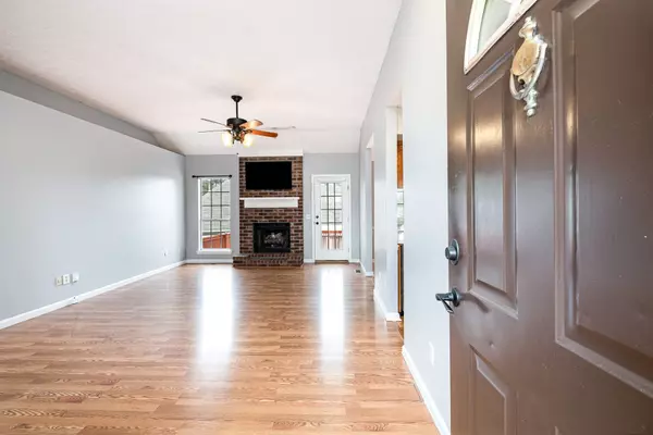 Hendersonville, TN 37075,127 Oak Leaf Dr