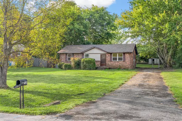 530 Gale Dr, Clarksville, TN 37040