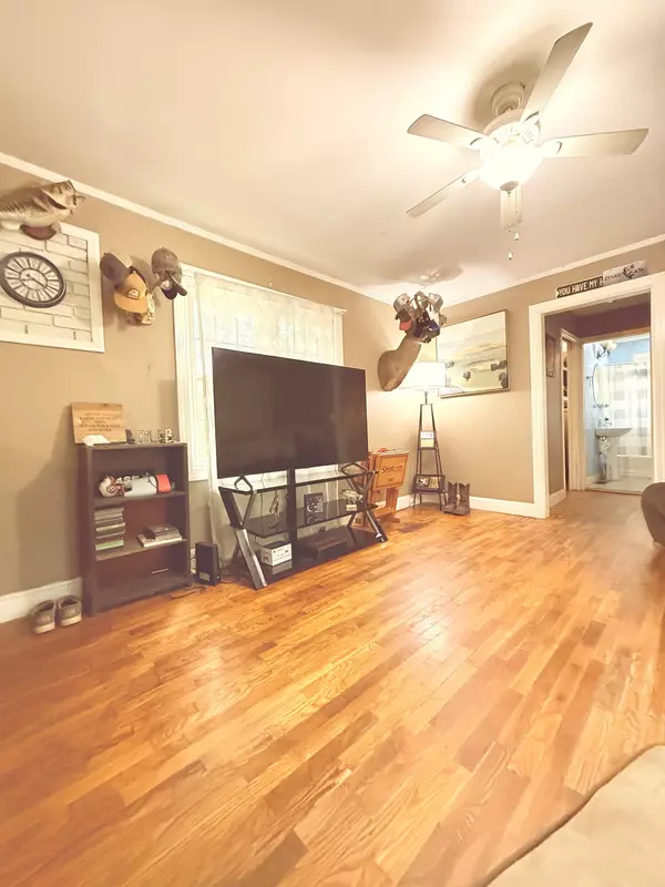 Waverly, TN 37185,107 W End Dr