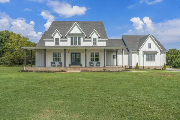 3380 Midland Acres Dr, Bell Buckle, TN 37020