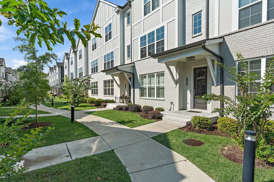 7004 Westside Cir, Nashville, TN 37205