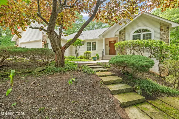 152 Stonewood Drive, Crossville, TN 38558