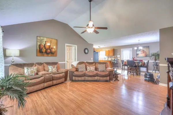 Shelbyville, TN 37160,218 Wall Street