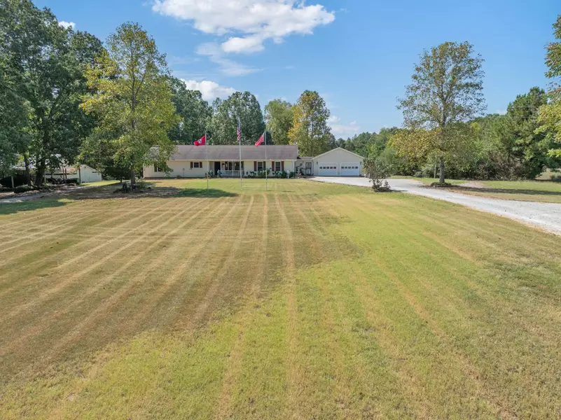 3379 Old Stage Rd, Decaturville, TN 38329