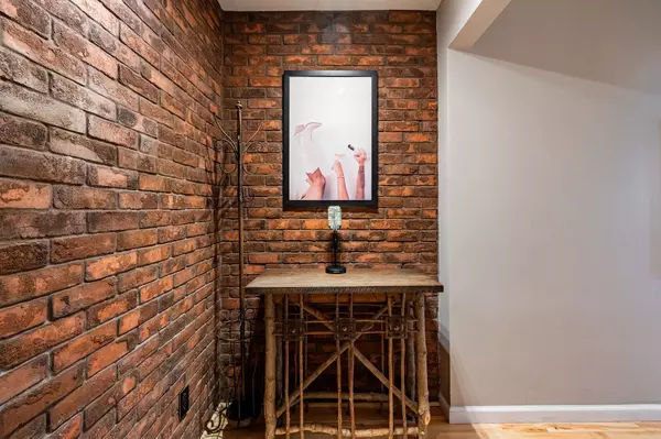 Nashville, TN 37201,918 1st Ave #N