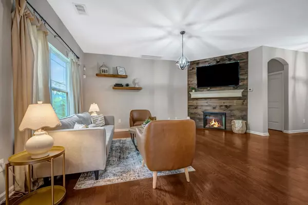 208 Wyburn Pl, Burns, TN 37029