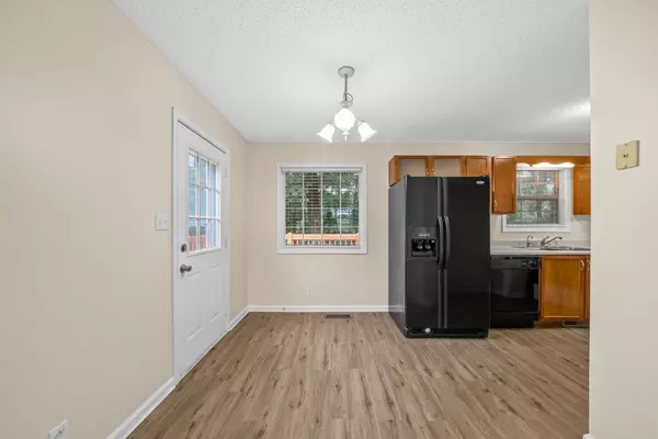 Clarksville, TN 37040,937 Applegrove Cir