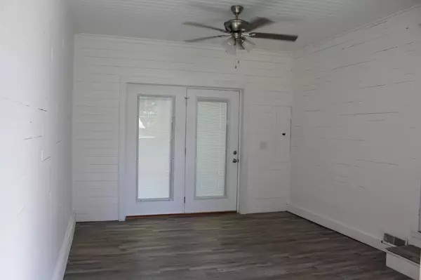 Erin, TN 37061,78 College St