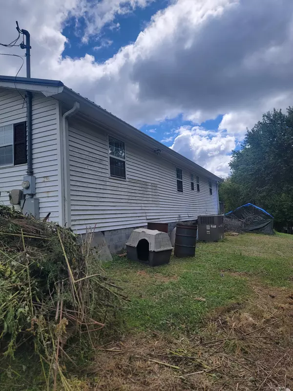 Spencer, TN 38585,211 Church St