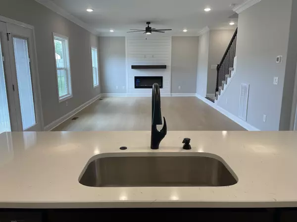 Clarksville, TN 37042,587 Pongracz Way