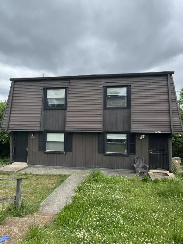 2337 Oak Ct, Nashville, TN 37206