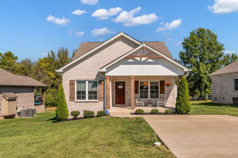 195 Julia Ann Ct #E, Springfield, TN 37172