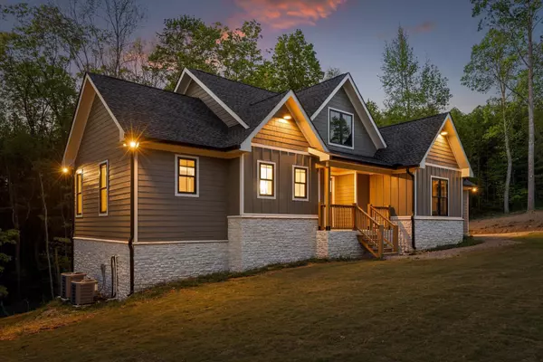 Jasper, TN 37347,490 Moonlight Lane