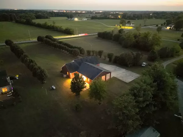 Bell Buckle, TN 37020,215 Highway 82 #E