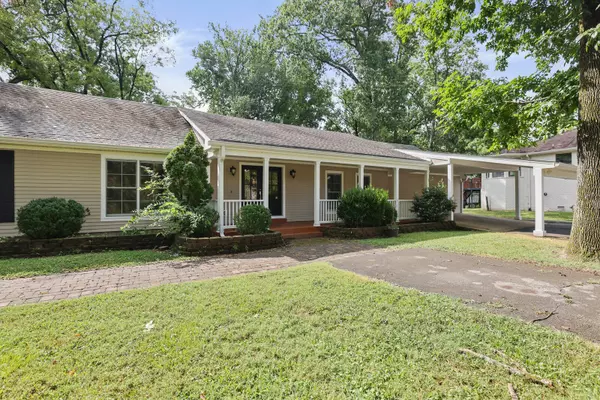 Nashville, TN 37205,5909 Old Harding Pike