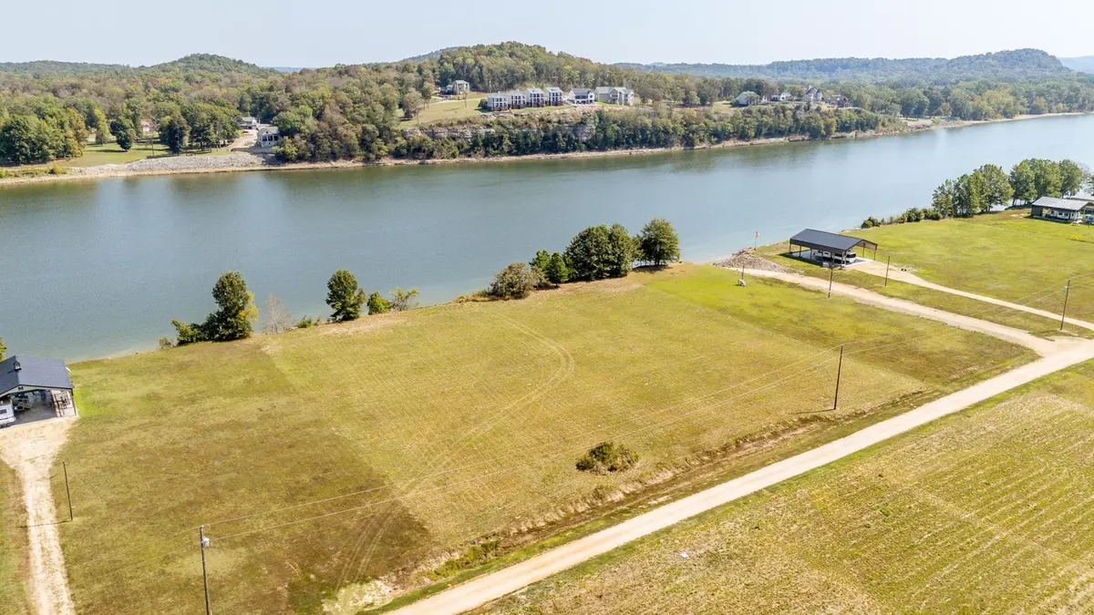 Clifton, TN 38425,0 DANCING EAGLE LN