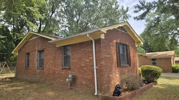 Memphis, TN 38109,3953 HEDGEROW DR