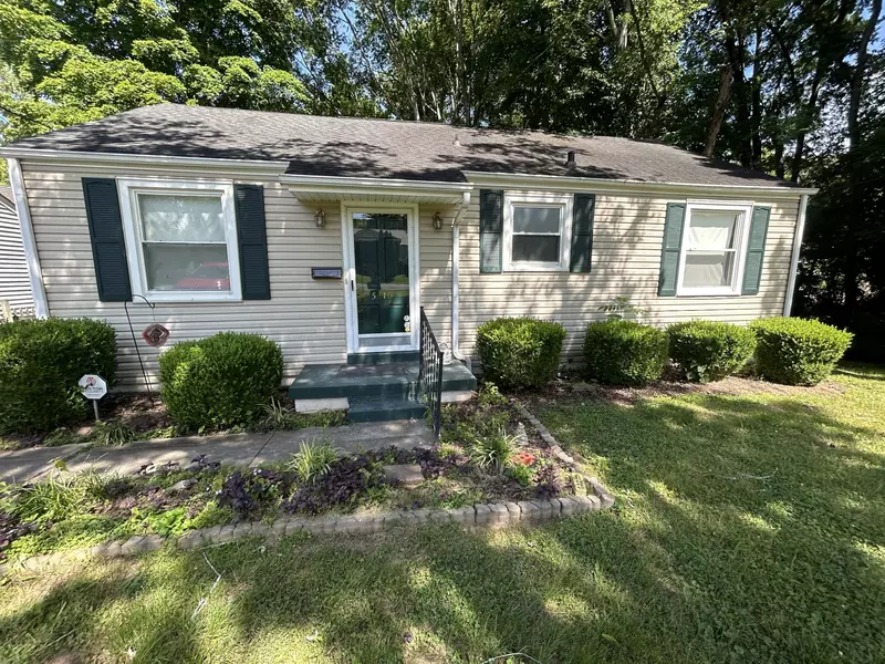 5610 Meadowcrest Ln, Nashville, TN 37209