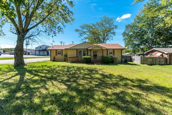 2164 Old Greenbrier Pike, Greenbrier, TN 37073