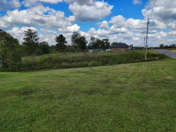 Lafayette, TN 37083,213 David Ln