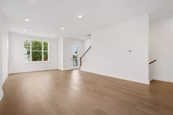 Nashville, TN 37207,522 Proximity Cir