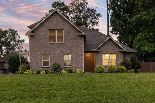 200 Sapphire Dr, White House, TN 37188