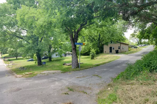 601 Bullock St, Columbia, TN 38401