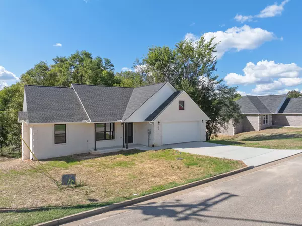 Lexington, TN 38351,90 Derek Dr