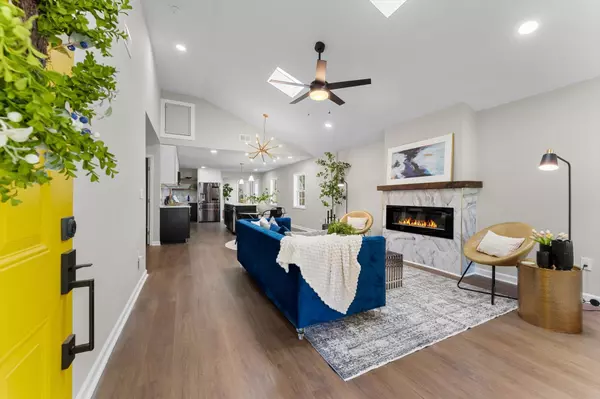 Nashville, TN 37207,920 2nd Ave #N