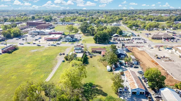 Shelbyville, TN 37160,744 N Main St