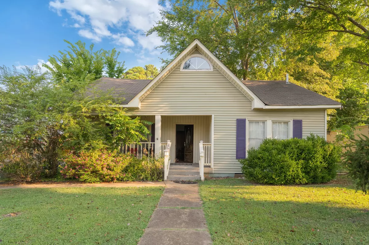 Parsons, TN 38363,91 E 2nd St #E