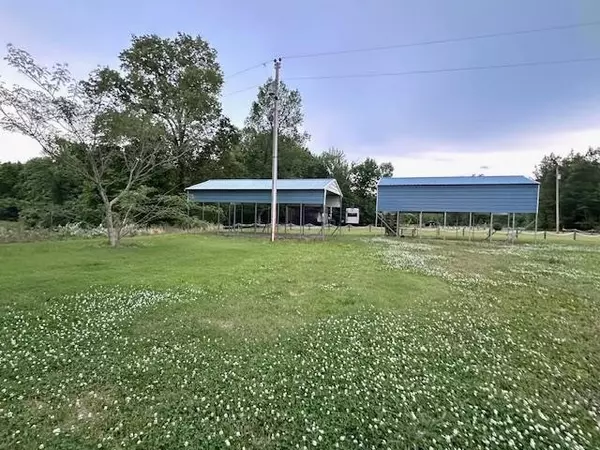 Savannah, TN 38372,220 CONNIE BETH LN