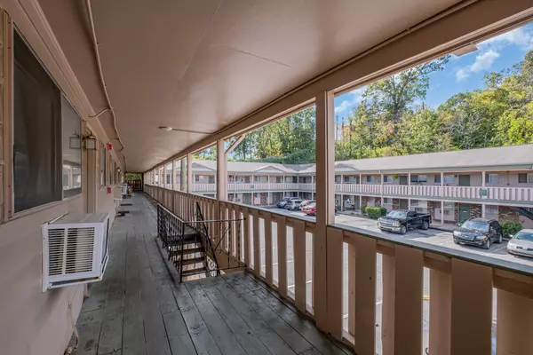 Nashville, TN 37209,261 White Bridge Pike #141