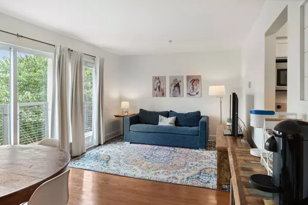 Nashville, TN 37201,732 1st Ave #N